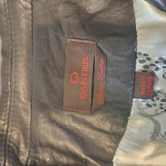 Womens Danier leather jacket - Picture 2 of 3